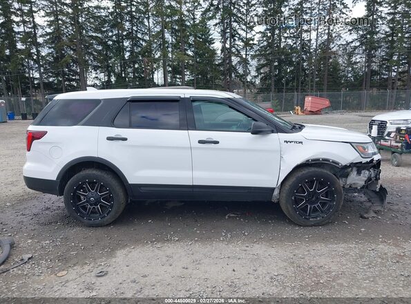 1FM5K8AR2GGD05847 2016 FORD UTILITY POLICE INTERCEPTOR White Սալոնի 360 աստիճան տեսք