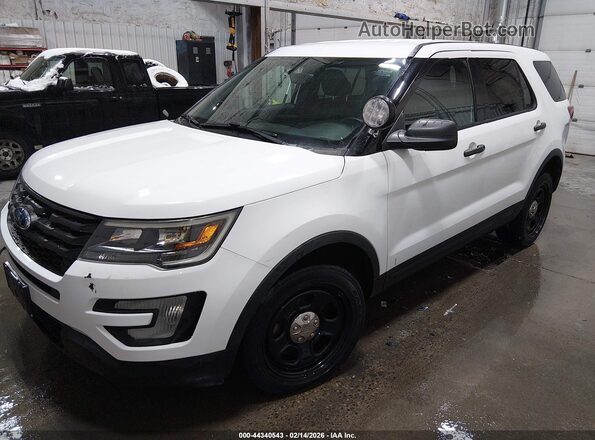 1FM5K8AR9JGC56654 2018 FORD POLICE INTERCEPTOR White Vista tres cuartos delantera izquierda
