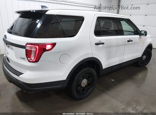 1FM5K8AR9JGC56654 2018 FORD POLICE INTERCEPTOR White Trasero derecho