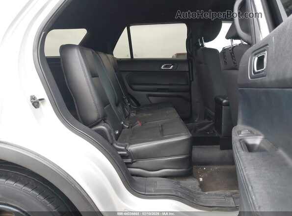 1FM5K8AT9GGA46883 2016 FORD UTILITY POLICE INTERCEPTOR Gray Vista de la etiqueta del VIN