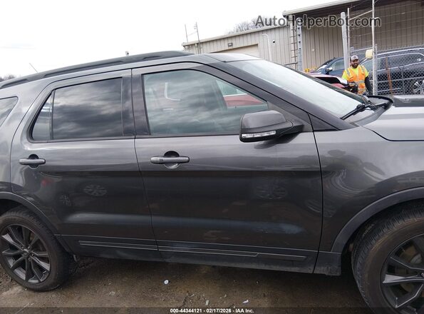 1FM5K8D88JGC21980 2018 FORD FORD EXPLORER Gray Вид задньої частини салону