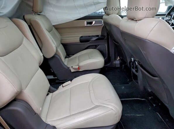 1FM5K8HCXLGC44484 2020 FORD FORD EXPLORER White Rear interior view