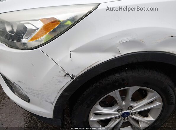 1FMCU9GD5HUC70498 2017 FORD ESCAPE Белый Вид спереди