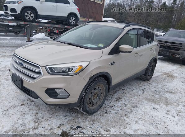 1FMCU9HD4JUB50132 2018 FORD ESCAPE Champagne Vista tres cuartos delantera izquierda