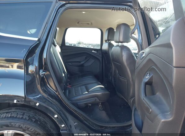 1FMCU9J98HUF09045 2017 FORD ESCAPE Black Widok naklejki z numerem VIN