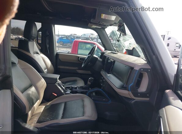 1FMEE5DP9PLC11052 2023 FORD BRONCO Gray Вид салону спереду