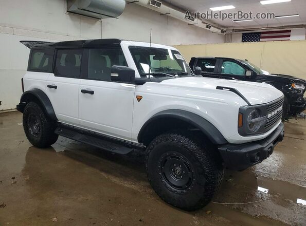 1FMEE9BH2SLB68329 2025 FORD BRONCO Белый Передняя правая четверть