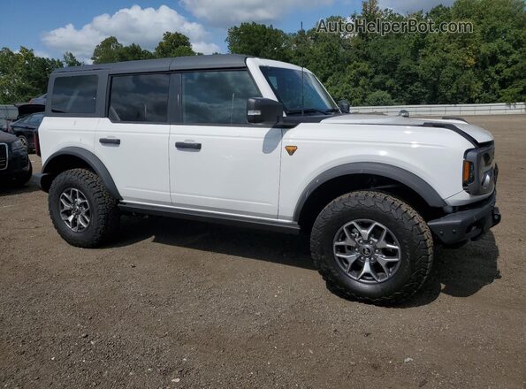 1FMEE9BP8RLB10565 2024 FORD BRONCO White Przód prawy