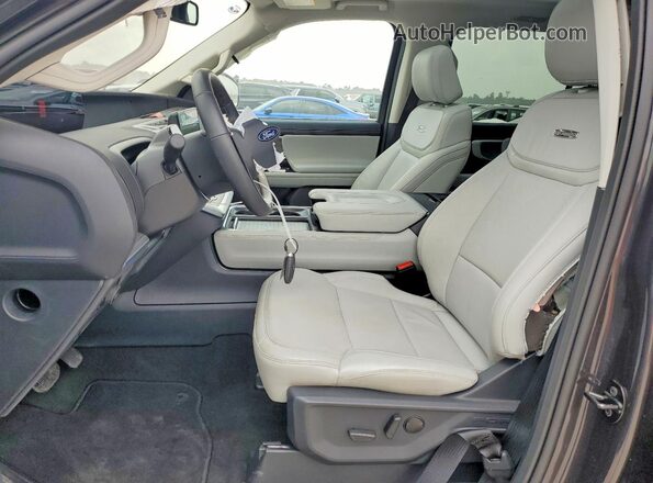1FMJK1M82SEA46905 2025 FORD EXPEDITION Gray წინა სალონის ხედი