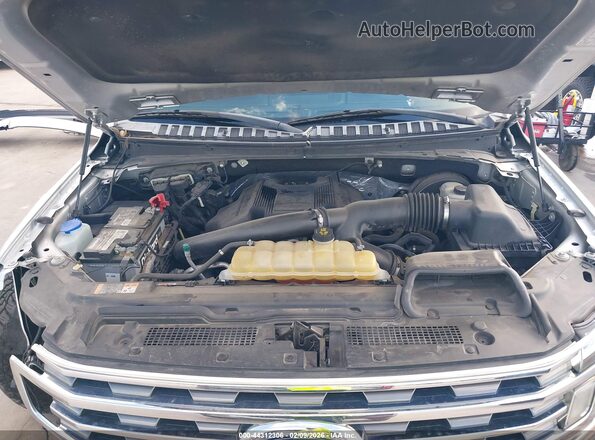 1FMJU1HT3JEA40943 2018 FORD EXPEDITION Silver Հետևի տեսք