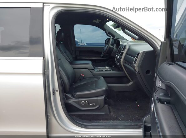 1FMJU1HT3JEA40943 2018 FORD EXPEDITION Silver Սալոնի դիմացի տեսք