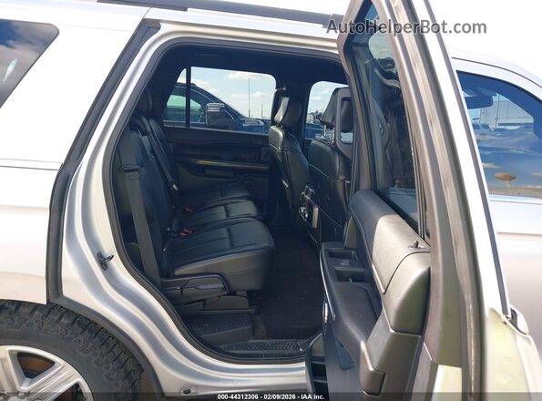1FMJU1HT3JEA40943 2018 FORD EXPEDITION Silver VIN կոդի պիտակի տեսք