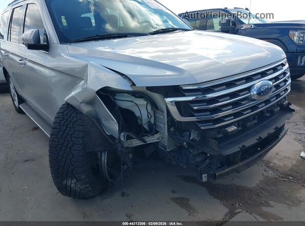1FMJU1HT3JEA40943 2018 FORD EXPEDITION Silver Դիմացի տեսք