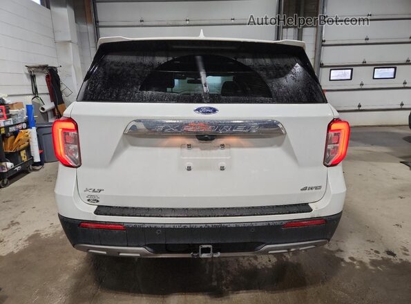 1FMSK8DH3NGA72659 2022 FORD FORD EXPLORER White Widok z tyłu