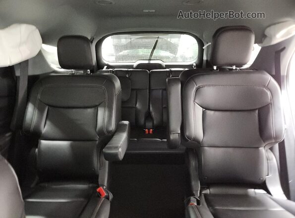 1FMSK8DH3NGA72659 2022 FORD FORD EXPLORER White Widok tylnych siedzeń