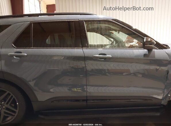 1FMWK8GC3TGA16221 2026 FORD FORD EXPLORER Gray Вид задньої частини салону