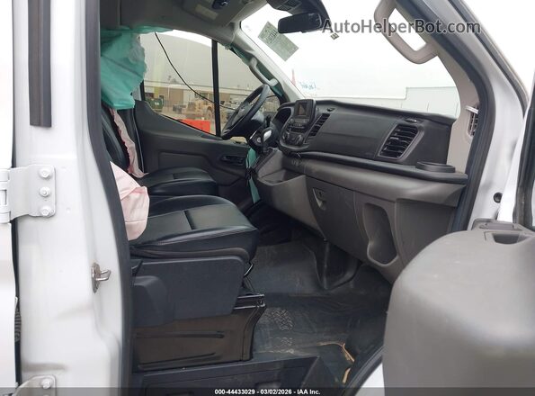 1FMZK1Y88LKB32333 2020 FORD PASSENGER Белый Вид салона спереди