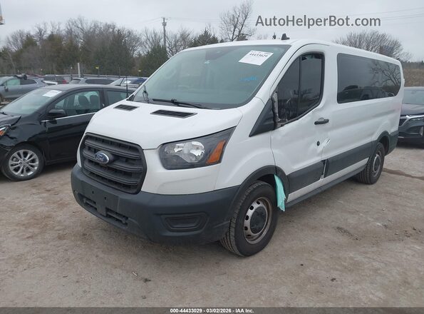 1FMZK1Y88LKB32333 2020 FORD PASSENGER Белый Передняя левая четверть