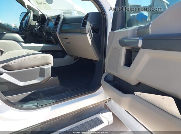 1FT7W2BN1NEG29309 2022 FORD F-250 Белый Вид салона спереди