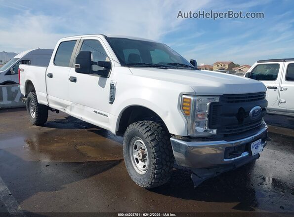 1FT7W2BT2JEB11329 2018 FORD F-250 White Вид спереду