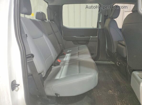 1FT7W2BT3TEC72033 2026 FORD F250 White Widok tylnych siedzeń
