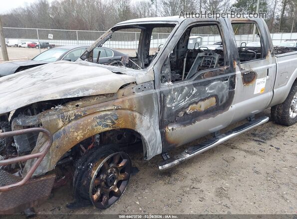 1FT7W2BT5GEB39747 2016 FORD F-250 Silver Widok wnętrza z tyłu