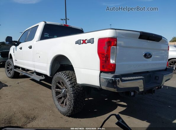 1FT7W2BT5JEB22101 2018 FORD F-250 White 