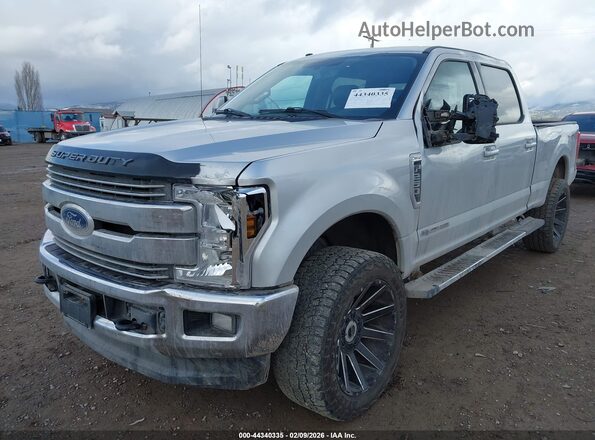 1FT7W2BT5JEC79210 2018 FORD F-250 Silver Widok z przodu