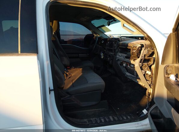 1FT7W2BT7REC63036 2024 FORD F-250 Белый Вид салона спереди