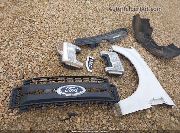 1FT7W2BTXKED15488 2019 FORD F-250 White ხელსაწყოთა პანელის ხედი