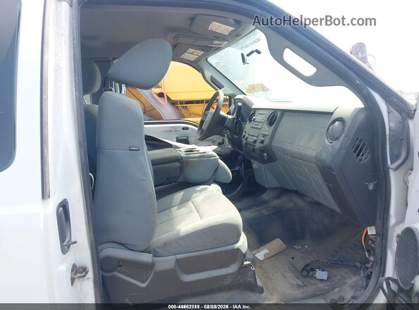 1FT7X2AT0GEA11916 2016 FORD F-250 Белый Вид салона спереди