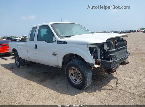 1FT7X2AT0GEA11916 2016 FORD F-250 Белый Вид задней части салона