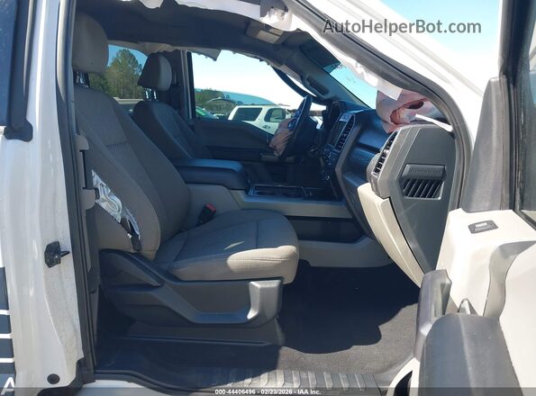 1FT7X2AT8NED45317 2022 FORD F-250 White Vista interior delantera