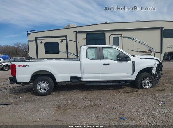 1FT7X2BA4REC83515 2024 FORD F-250 White Սալոնի հետևի տեսք