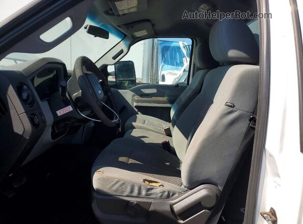 1FTBF2A66GEB53002 2016 FORD F250 White Front interior view