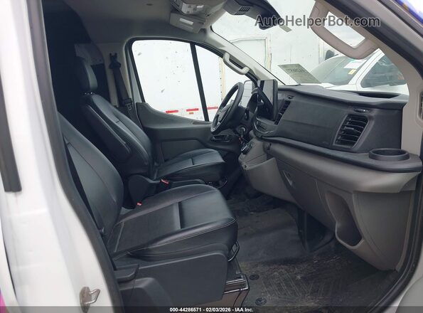 1FTBW1YK6PKB80280 2023 FORD E-TRANSIT-350 Белый Вид салона спереди
