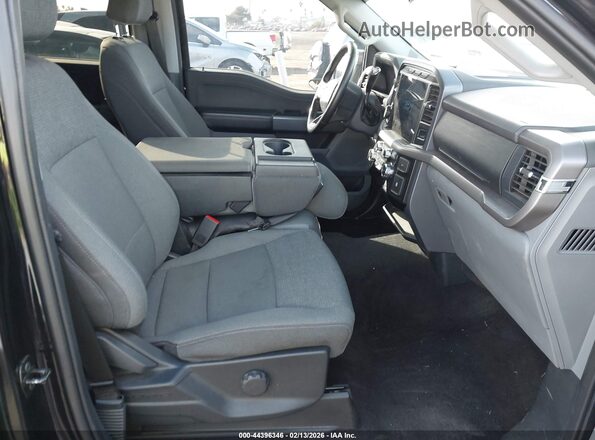 1FTEW3K88RKD53242 2024 FORD F150 Black Widok wnętrza z przodu