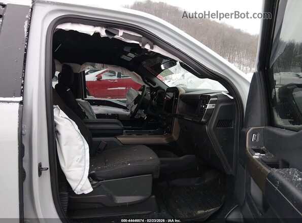 1FTFW2L57RFA32112 2024 FORD F150 Gray Widok wnętrza z przodu