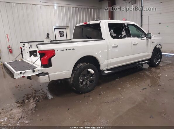 1FTVW1EV7PWG60686 2023 FORD F-150 LIGHTNING White Հետևի աջ