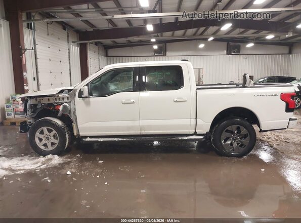1FTVW1EV7PWG60686 2023 FORD F-150 LIGHTNING White Սալոնի 360 աստիճան տեսք