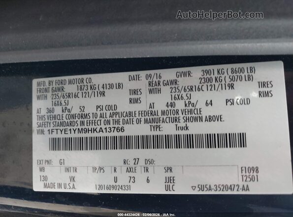 1FTYE1YM9HKA13766 2017 FORD TRANSIT-150 Blue Vista del compartimento del motor