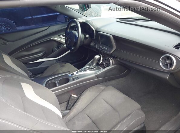 1G1FB3DS2G0168372 2016 CHEVROLET CAMARO Черный Вид салона спереди