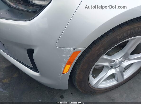 1G1FB3DS3K0144607 2019 CHEVROLET CAMARO Серебряный Вид спереди