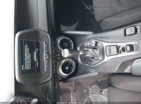 1G1FB3DS3K0144607 2019 CHEVROLET CAMARO Серебряный Вид панели приборов