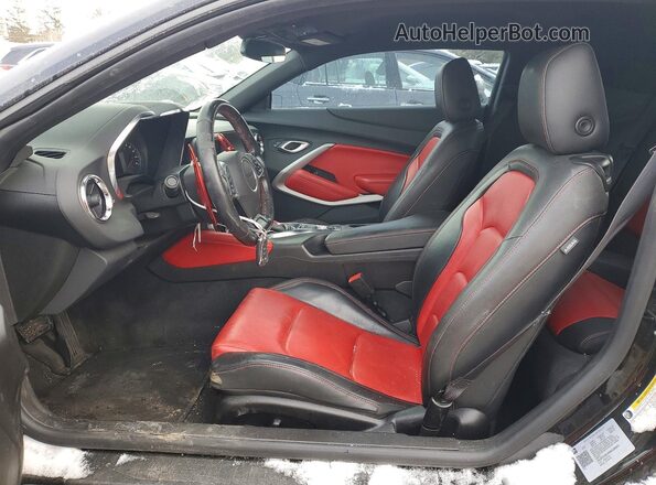 1G1FD1RX9N0128502 2022 CHEVROLET CAMARO Черный Вид салона спереди