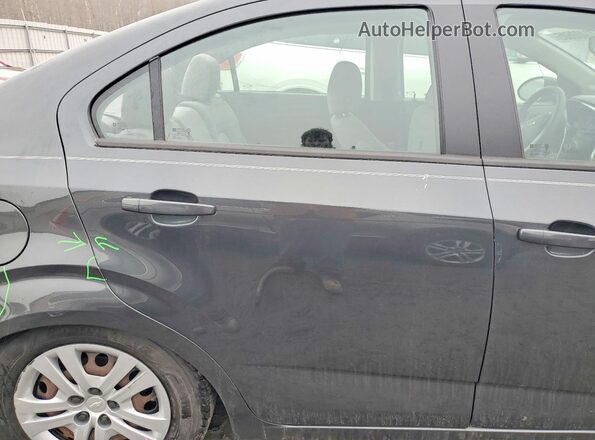 1G1JB5SBXK4112710 2019 CHEVROLET SONIC Charcoal Widok tylnych siedzeń