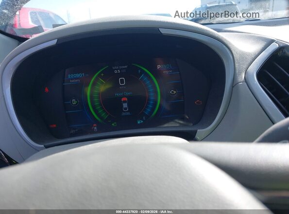 1G1RA6S55HU106909 2017 CHEVROLET VOLT Burgundy Widok tylnych siedzeń