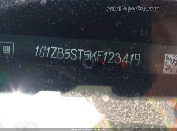 1G1ZB5ST5KF123419 2019 CHEVROLET MALIBU Черный Вид подкапотного пространства