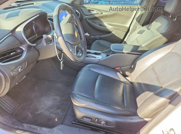 1G1ZD5ST3JF127705 2018 CHEVROLET MALIBU Белый Вид салона спереди