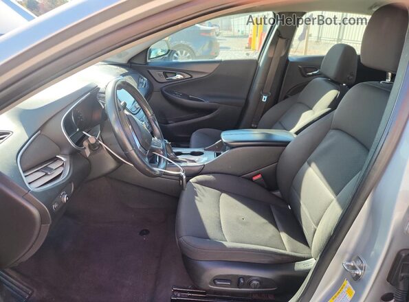 1G1ZD5ST7JF237396 2018 CHEVROLET MALIBU Silver Вид салону спереду